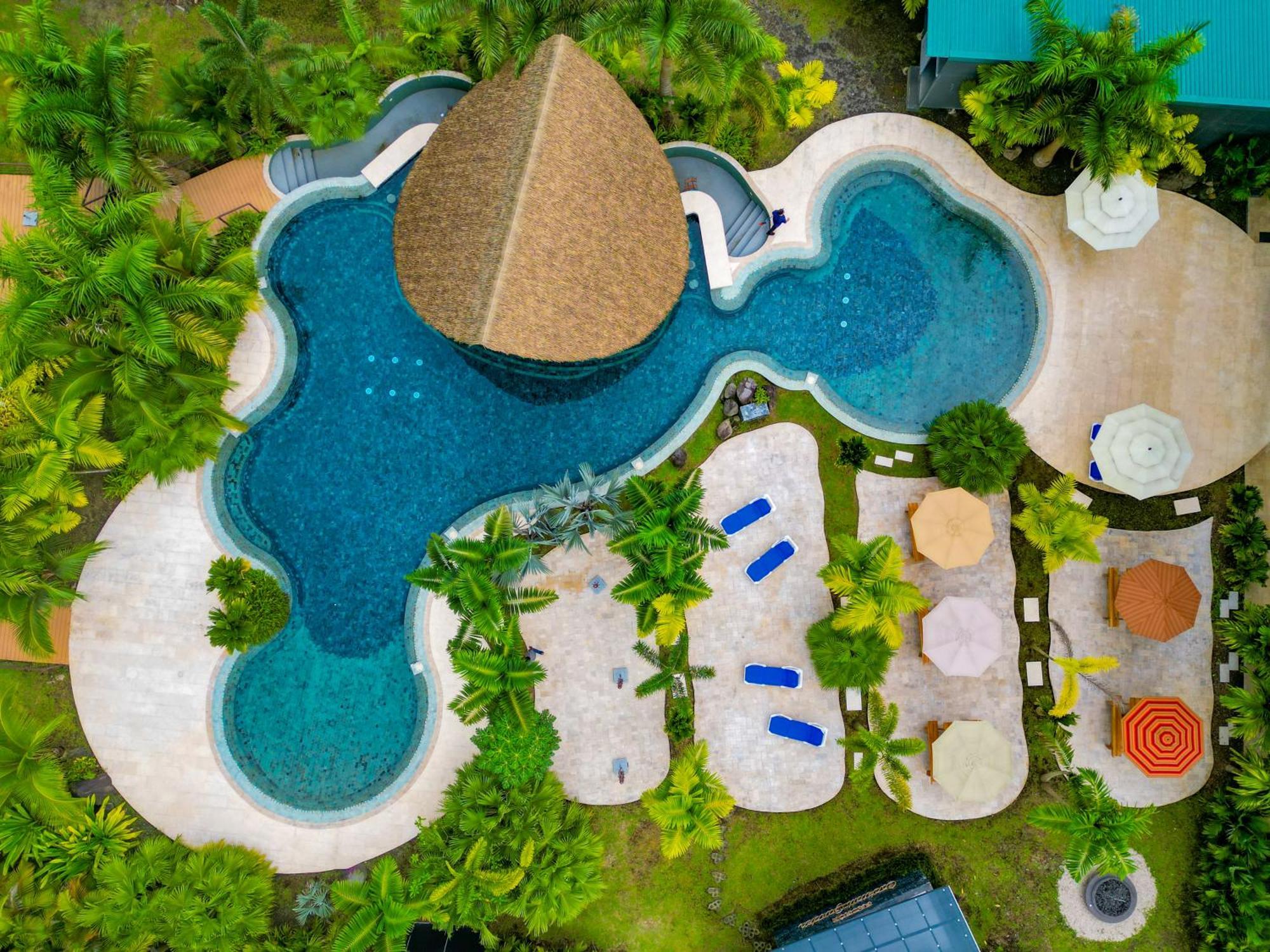 Arenal Backpackers Resort La Fortuna Kültér fotó Aerial view of the resort